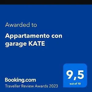 Con Garage Kate Apartment
